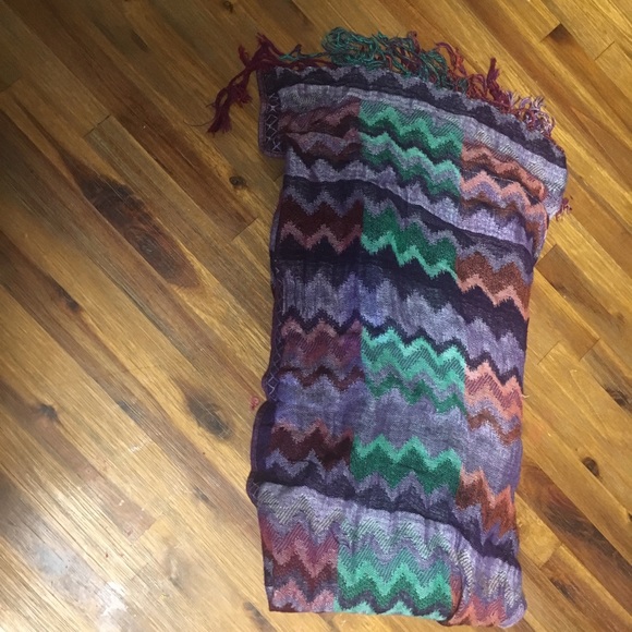 Women’s colorful scarf - Picture 6 of 8